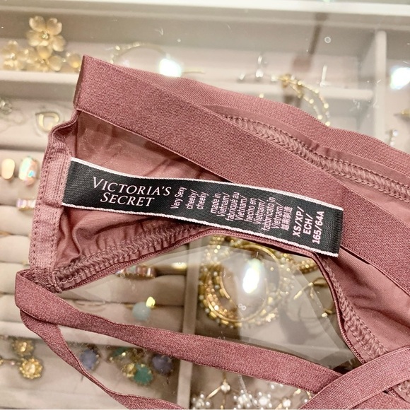 [🌟 PRICE FIRM] VS Mauve Rose Taupe Very Sexy Strappy Back Cheeky Panty - Picture 9 of 12